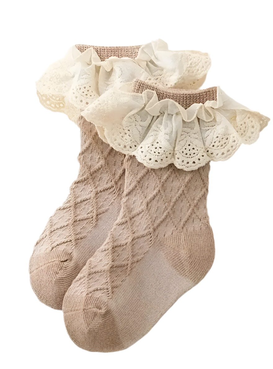 Joséphine, the short socks with cute ruffles