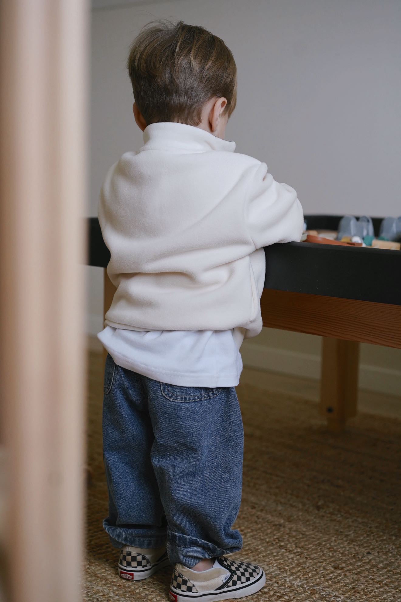 Oversized Elastic Waistband Jeans