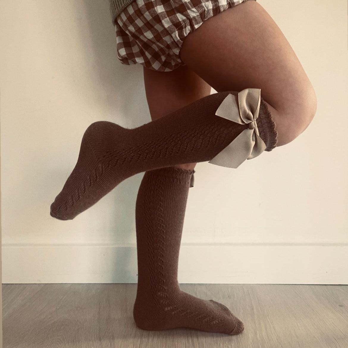 Foxie, the mid-calf bow socks