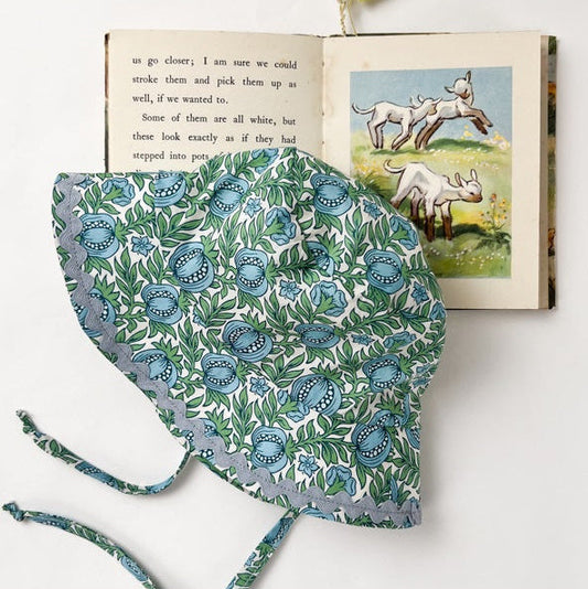 Bucket hat in Liberty Pomegranate Leaf Tana Lawn
