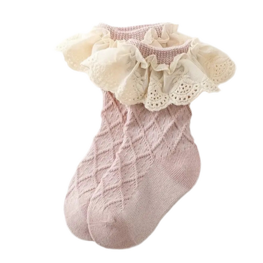 Joséphine, the short socks with cute ruffles