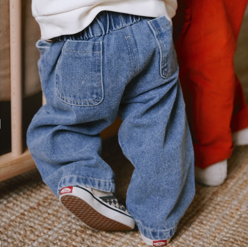 Oversized Elastic Waistband Jeans